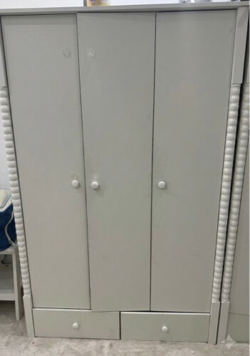 2 cabinets