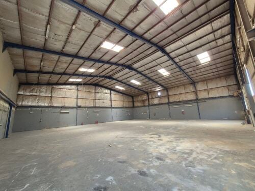 600 SQM WORKSHOP + 6 ROOMS