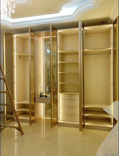 Qatar luxury furniture