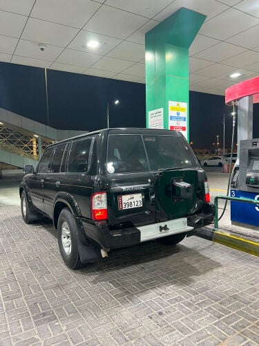 للبيع نيسان 2000 