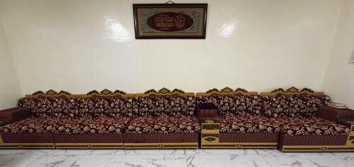 كراسي حالتهم ممتازة 
