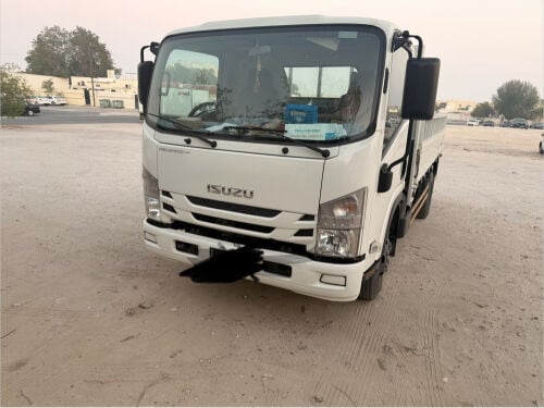 Isuzu truck