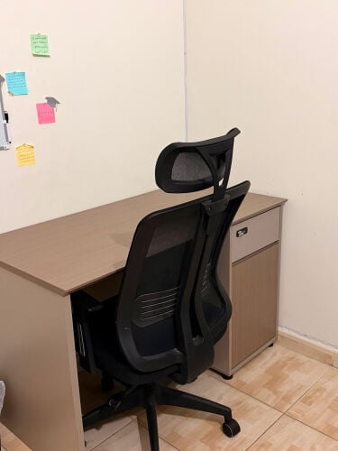 studying desk and chair 