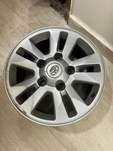 2009 Toyota Land Cruiser OEM RIM