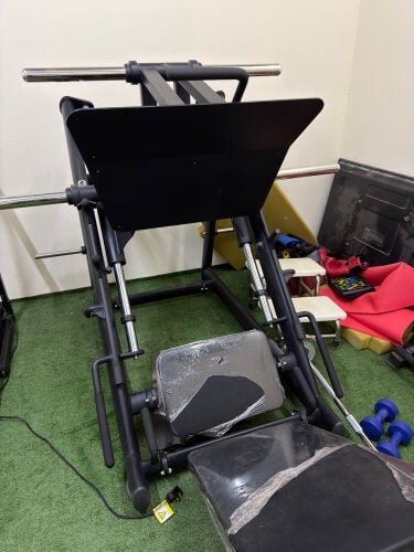 leg press machine