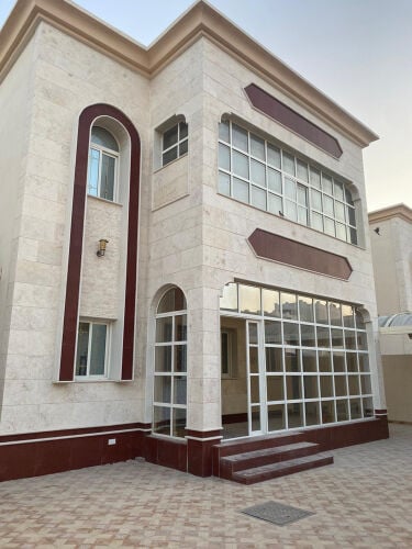 فيلا استثمارية للبيع سعر لقطة