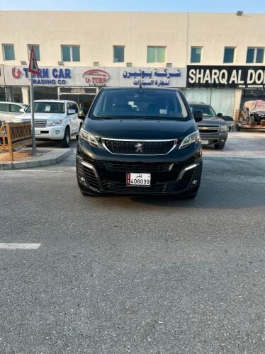 بيجو فان 2022 اسود