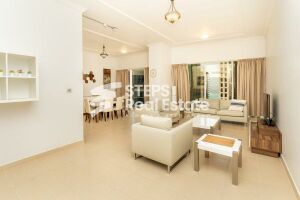 Flat in the Heart of West Bay
