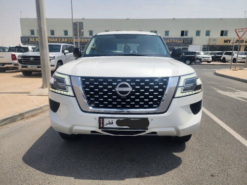 Nissan XE 2022 white 