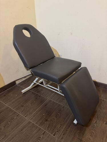 Leather bed for massage