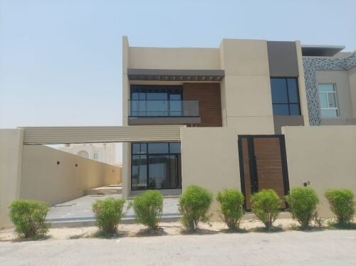 للبيع فيلا فاخرة بجريان جنيحات