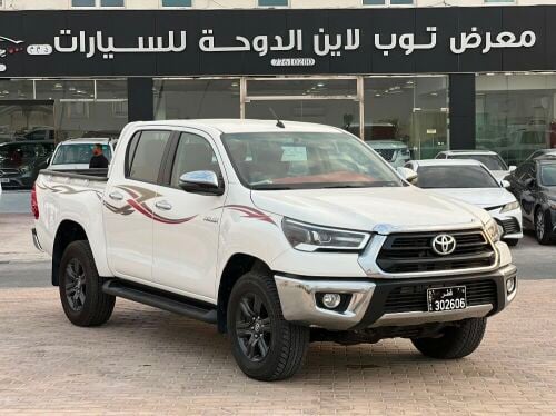 هايلوكس ٢٠٢٥ اس ار فايف أبيض دبل