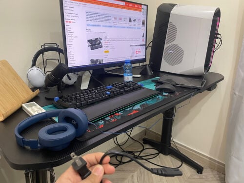 gaming desk and chair