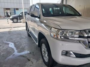 LANDCRUSIER VXR 5.7 LOW KM FAMILY