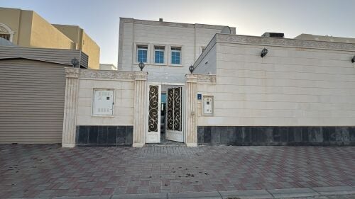 للبيع فيلا 416 بام قرن