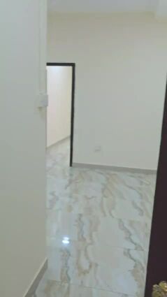 شقة أرضية للإيجار في معيذر