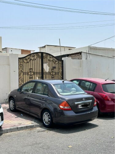 Nissan tiida 2009 model 