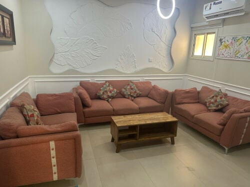 طقم كنب بحالة جيدة جداً