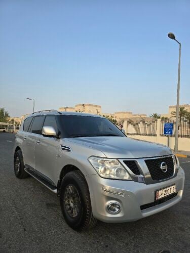 Nissan patrol SE 2012 5.6L