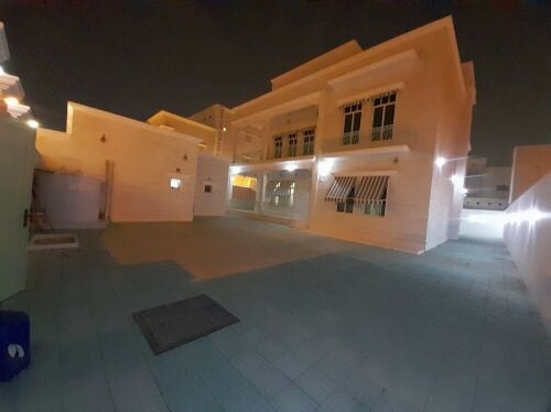 فيلا فاخره للإيجار الريان الجديد
