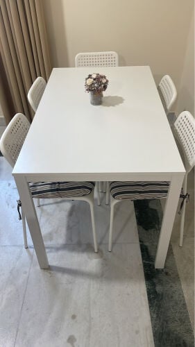 طاولات للبيع