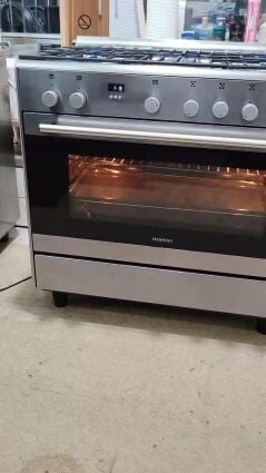 SIEMENS Made in Italy Stove sale