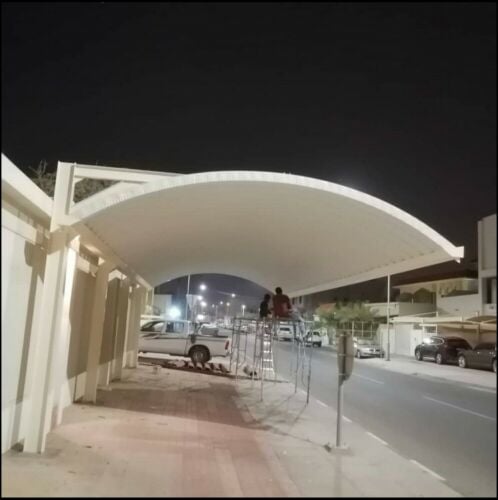 مظلة سيارة بتصميم عصري سريع الفتح