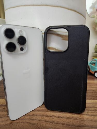 iphone 16 Pro Max 256 read ad