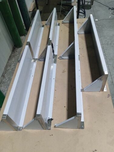 SS wall shelves per metre