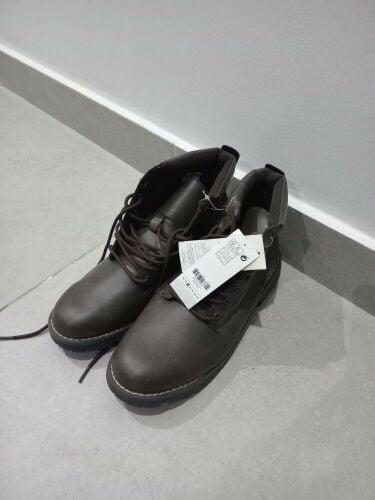 Shoe for sale (New)