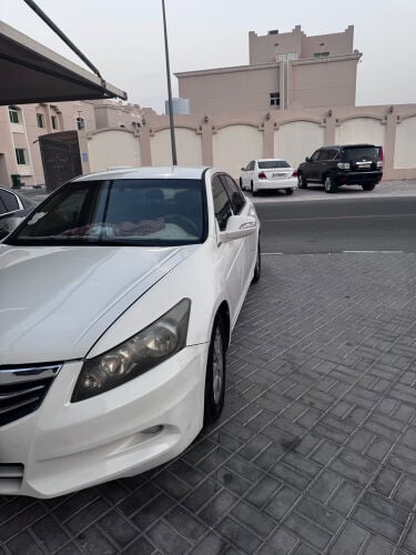سيارة هوندا إكورد ممتازة للبيع 
