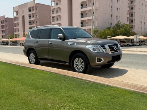 نيسان باترول ٨ سلندر بحالة ممتازة