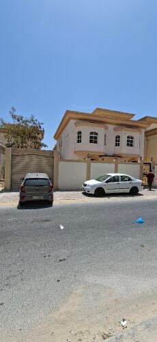 للإيجار فيلا في معيذر الشمالي