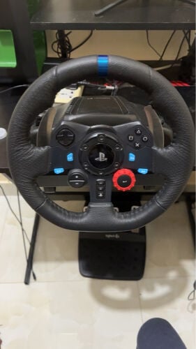 Clean Sony steering wheel