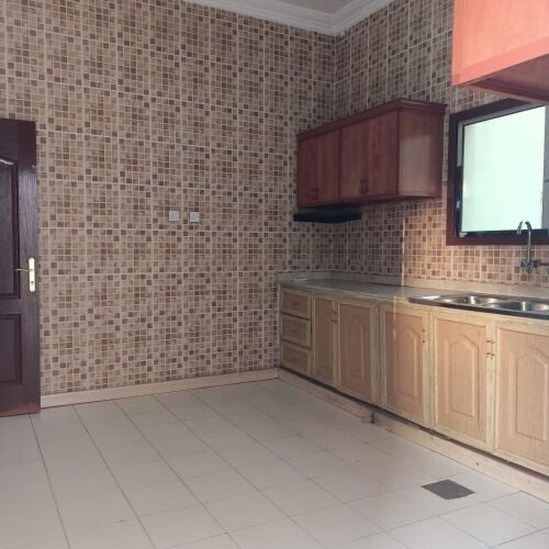 Flat for rent in south moaither