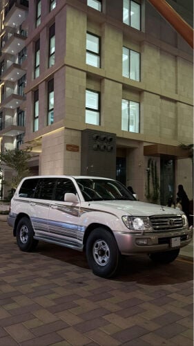 VXR V8 Land Cruiser