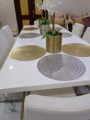 طاولة طعام