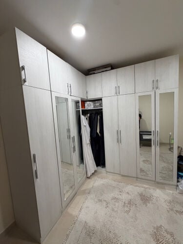 cabient dressing room 