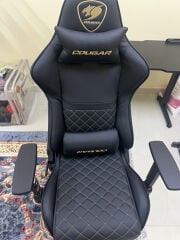A gaming chair in very good conditi