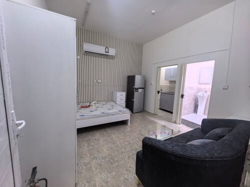 ستوديو مفروش راقي 2200 الثمامة !!