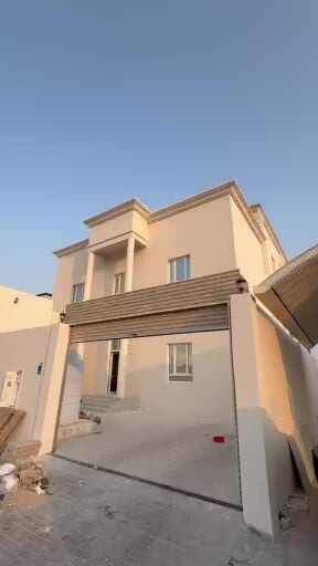 للإيجار فيلا جديدة ف معيذر اسكان 