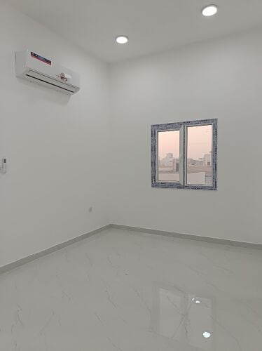 للايجار بالريان غرفه صاله ٢حمام م