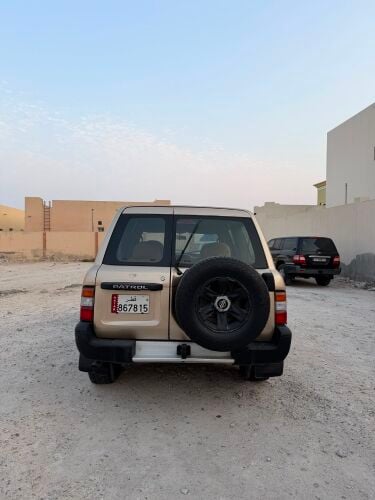 Nissan safari