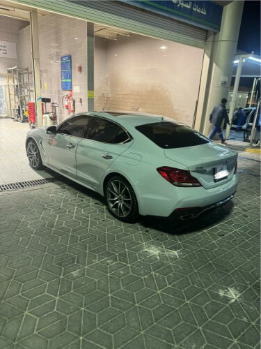 جينيسيس جي ٧٠