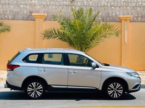 MITSUBISHI OUTLANDER 2020