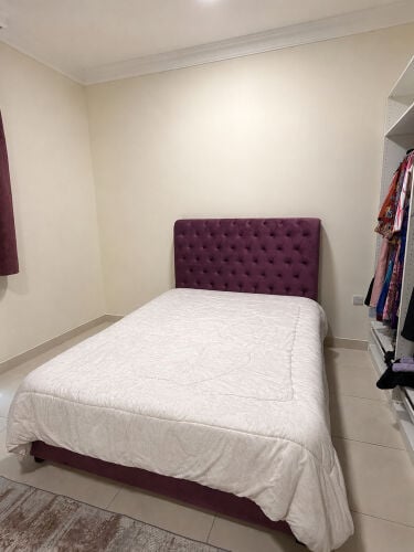 queen bed 