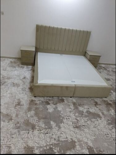 بيع وتصنيع سرير مفرد ومزدوج.