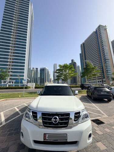 NISSAN PATROL PLATINUM-Pearl white 