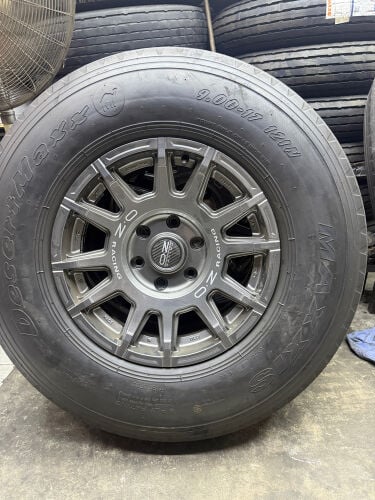 Oz orginal maxxis like new