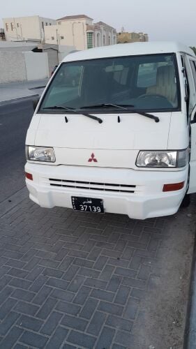 ميتسوبيشي ال300